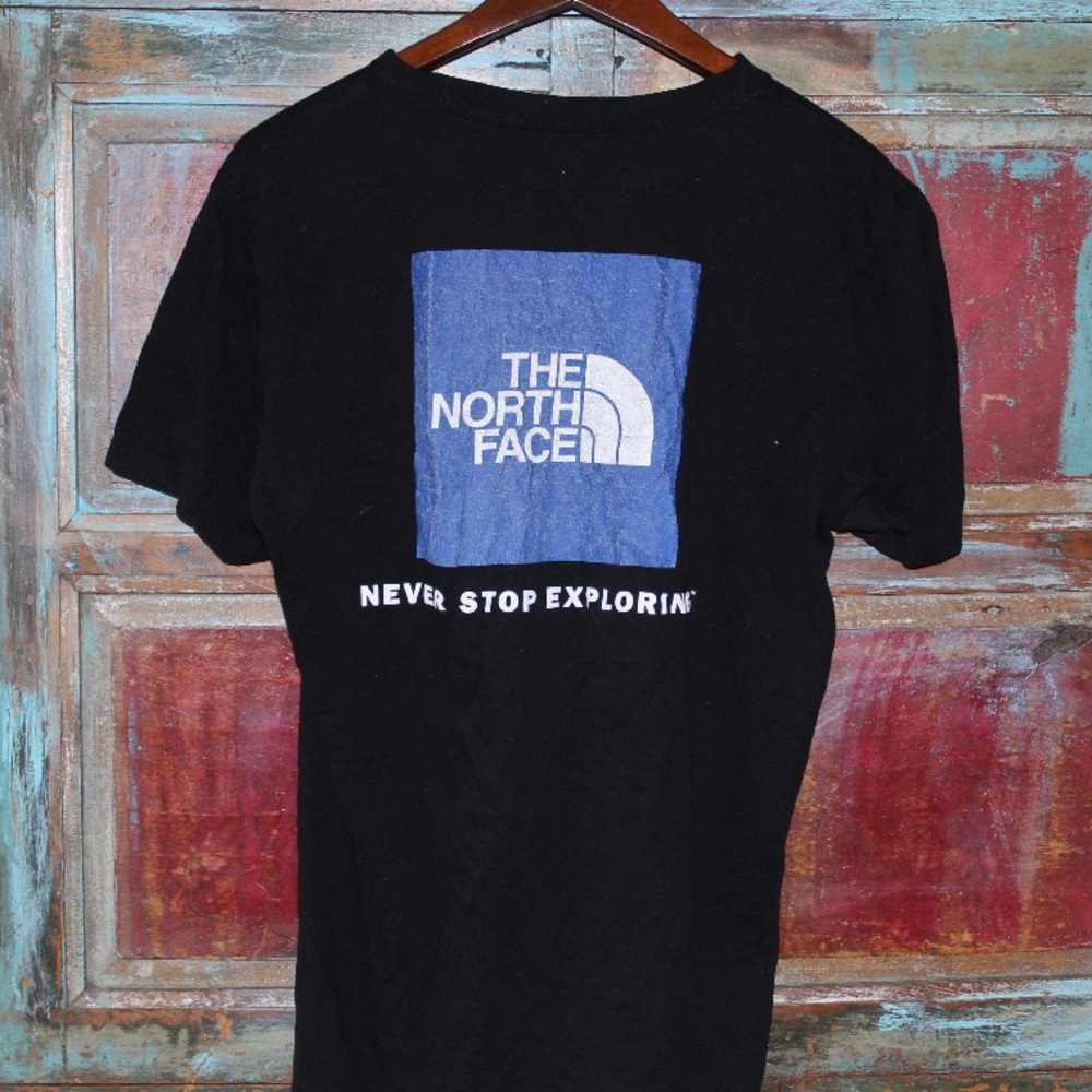 NORTH FACE black t-shirt